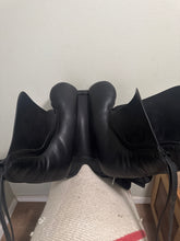Load image into Gallery viewer, 17” Ideal Tonishia Dressage Saddle