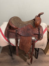 Load image into Gallery viewer, 15” Bona Allen Western Saddle