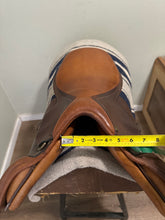 Load image into Gallery viewer, 16” Beval AP English Saddle