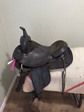 Load image into Gallery viewer, 15” Blk Big Horn Hybrid Western Saddle