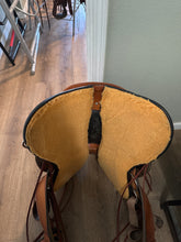 Load image into Gallery viewer, 16” Circle Y Pioneer Flex Western Saddle