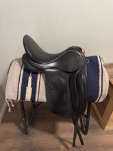 Load image into Gallery viewer, 17.5” JRD Bella Dressage Saddle