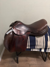 Load image into Gallery viewer, 19” Lariche Event Saddle