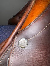 Load image into Gallery viewer, 17” Antares 2001 English Saddle