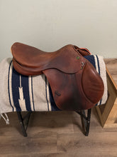 Load image into Gallery viewer, 17.5” Prestige Jump Saddle