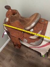 Load image into Gallery viewer, 15.5” Broken Horn Western Saddle