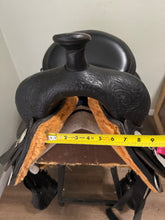 Load image into Gallery viewer, 15.5” High Horse Western Saddle