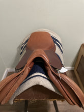 Load image into Gallery viewer, 16.5” HDR English Saddle