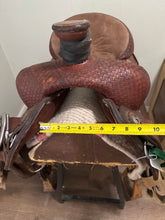 Load image into Gallery viewer, 16" Double J Roping Saddle