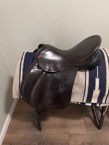 17.5” Albion Legend 5000 Dressage Saddle