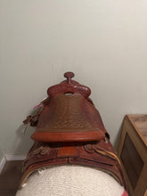 Load image into Gallery viewer, 15” Western Saddle
