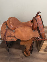 Load image into Gallery viewer, 16.5” Dale Chavez Western Saddle