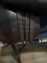 Load image into Gallery viewer, 19” Lariche Event Saddle