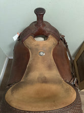 Load image into Gallery viewer, 17” McDaniels Roping  Saddle