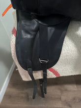 Load image into Gallery viewer, 17” Revere Dressage Saddle
