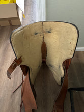 Load image into Gallery viewer, 16” Dakota Penning Western Saddle