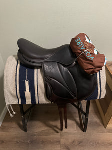 17.5” Voltaire Lexington Monoflap Jump Saddle