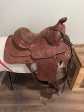 Load image into Gallery viewer, 15” MacPherson Equitation Western Saddle