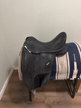 Load image into Gallery viewer, 16” Wintec Dressage Saddle