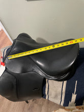 Load image into Gallery viewer, 17.5” HDR Dressage Saddle