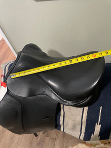 17.5” HDR Dressage Saddle