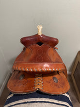 Load image into Gallery viewer, 14” Blueridge Barrel Saddle
