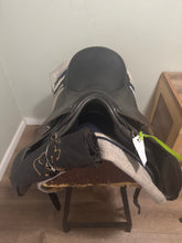 Load image into Gallery viewer, 17.5&quot; County AP Adjustable Dressage Saddle