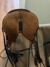 Load image into Gallery viewer, 17.5” Parelli Western Saddle