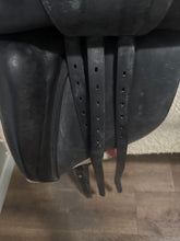 Load image into Gallery viewer, 17.5" Stubben Dressage Saddle