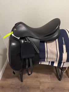 18” Prestige Dressage Saddle