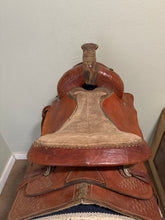 Load image into Gallery viewer, 15” Roping Western Saddle