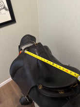 Load image into Gallery viewer, 17” Gaston Mercier Endurance Saddle