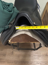 Load image into Gallery viewer, 17.5&quot; Devoucoux Milady Monoflap Dressage