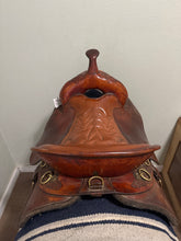 Load image into Gallery viewer, 16.5” Tucker Western Saddle