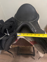 Load image into Gallery viewer, 17” Ideal Tonishia Dressage Saddle
