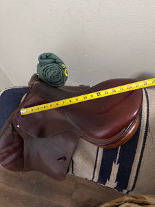 17.5” Devoucoux Biarritz 2A Jump Saddle