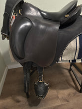 Load image into Gallery viewer, 17” Gaston Mercier Endurance Saddle