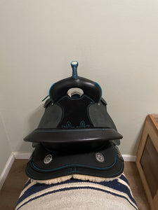 16.5” Black High Horse Barrel Saddle