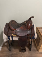 Load image into Gallery viewer, 15.5&quot; Tex Tan Western Saddle