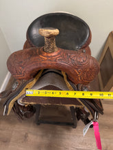 Load image into Gallery viewer, 15” Scott Thomas Trophy Western Barrel Saddle