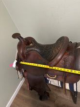 Load image into Gallery viewer, 15.5&quot; Tex Tan Western Saddle