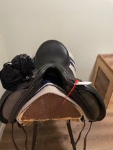 Load image into Gallery viewer, 17.5” Custom Coronado Monoflap Dressage Saddle