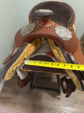 Load image into Gallery viewer, 16” Crates Trophy Saddle