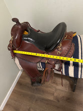 Load image into Gallery viewer, 15” Imas Gaited Saddle