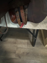Load image into Gallery viewer, 17.5” Devoucoux Biarritz Jump English Saddle