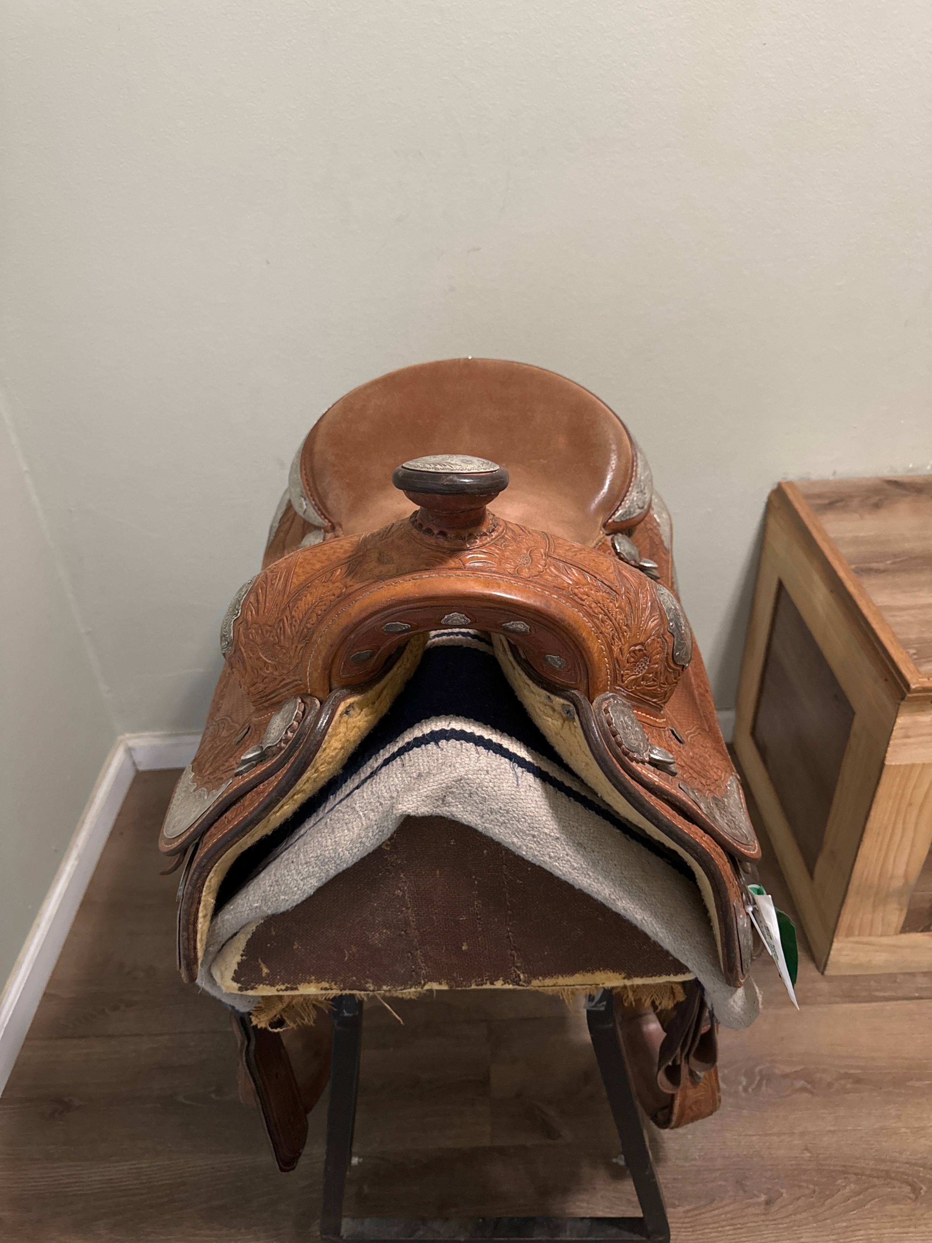 16.5 Broken Horn Western Saddle A Little Bit Used Tack Shop