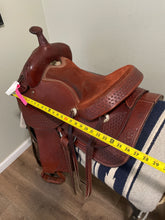 Load image into Gallery viewer, 15” Dakota Saddlery Western Saddle