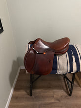 Load image into Gallery viewer, 17.5 Antares 2005 English Saddle