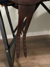 Load image into Gallery viewer, 17” Devoucoux Chiberta 02 Monoflap English Saddle