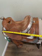 Load image into Gallery viewer, 16.5” Broken Horn Western Saddle